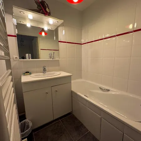 Duplex Avec Terrasse Et Acces Privee, Garage Inclus - Fr-1-498-121 Διαμέρισμα